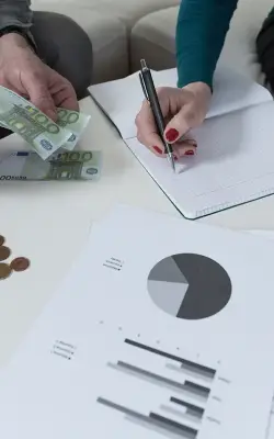couple-having-financial-problems-and-analyzing-fam-2025-10-09-08-14-49-utc